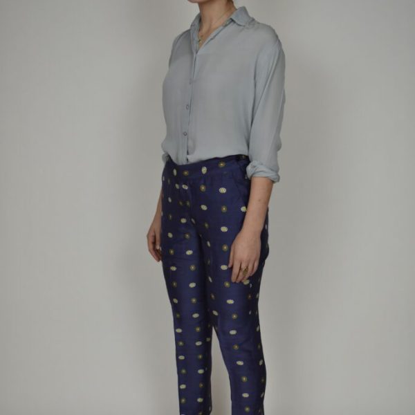 TAPERED PANTS IN NAVY BLUE RAW SILK
