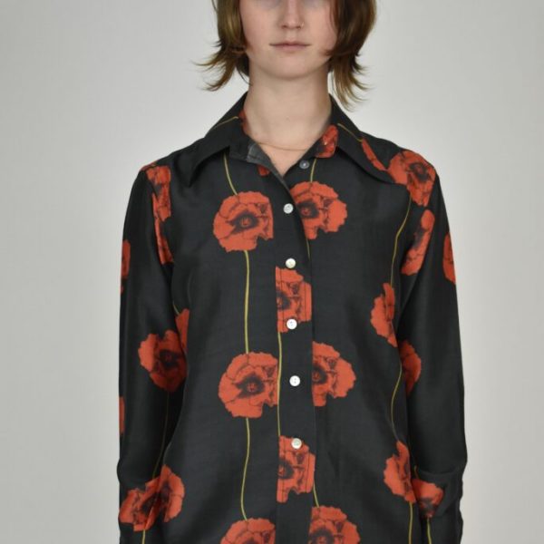 THE LIBRARIAN'S SHIRT IN RAW SILK WITH RED POPPIES