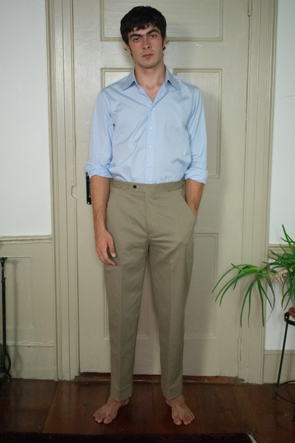 SIMPLE TAPERED KHAKI PANTS IN BRUSHED PEACH-SKIN COTTON TWILL